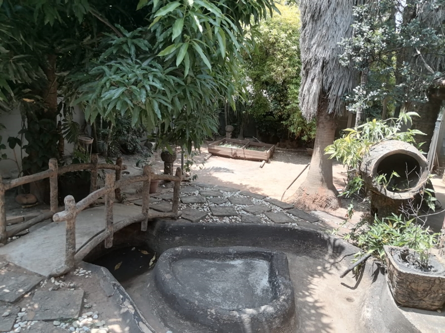 6 Bedroom Property for Sale in Geelhoutpark North West